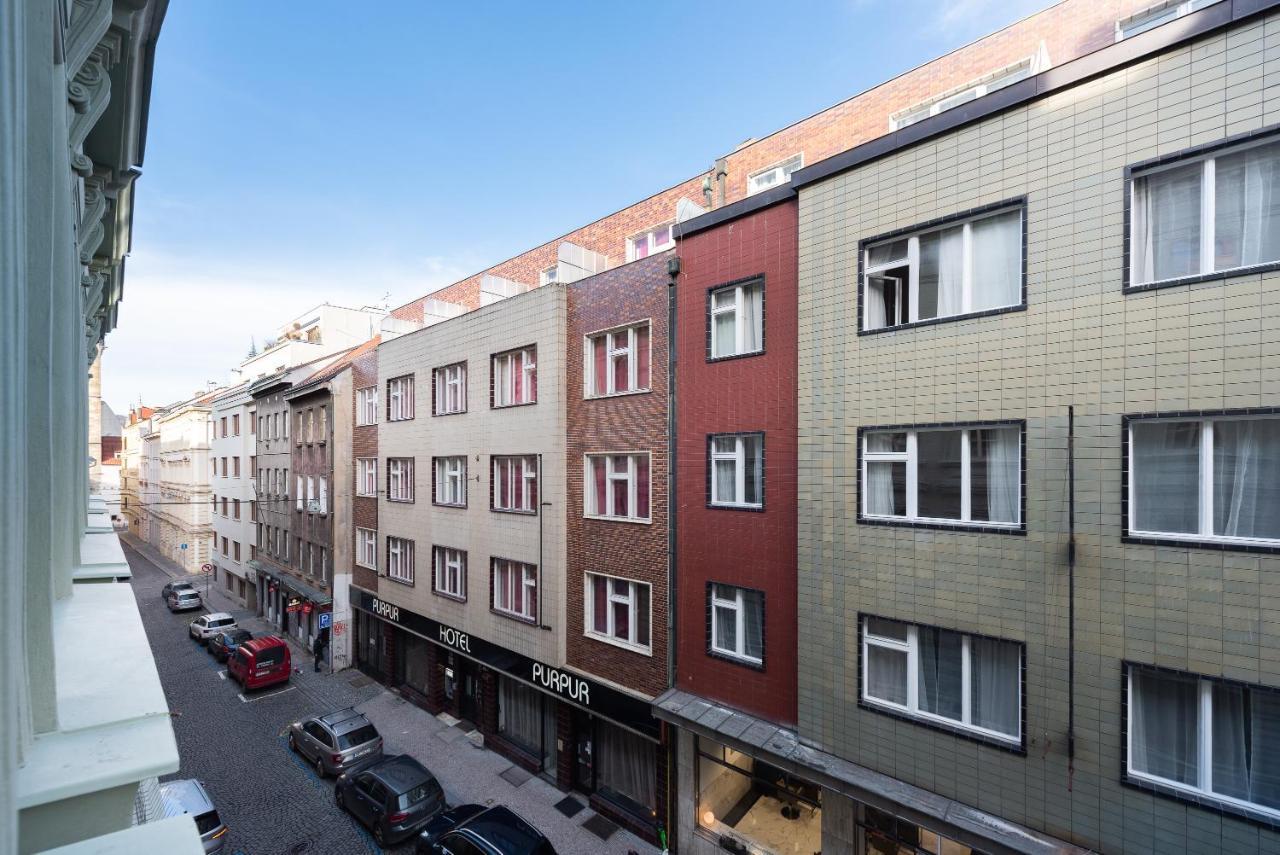 Budget Reznicka apartment Prag Exteriör bild